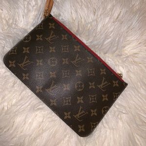 Louis Vuitton Neverfull Pouch